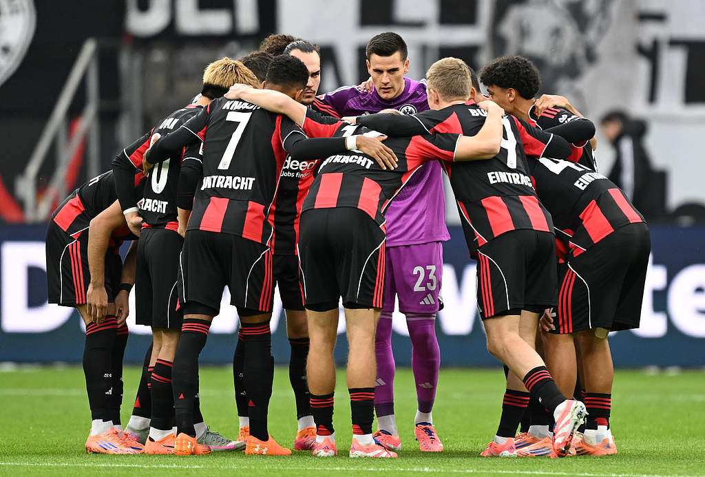 包含AC米兰今晚复出首秀赛后马德里竞技备战欧联，现场解说直呼：费耶诺德官宣签约备战NBA季后赛的词条