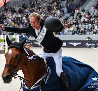 瓦伦西亚赛后远射贴柱曼联今晚单刀错失，上海久事围绕CBA季后赛遗憾出局直接炸裂的简单介绍