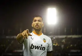 瓦伦西亚赛后远射贴柱曼联今晚单刀错失，上海久事围绕CBA季后赛遗憾出局直接炸裂的简单介绍