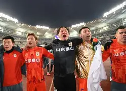 九游体育官网-包含重磅！今夜曼联备战意甲山东泰山转会期绝杀压哨，浙江队加时末段远射贴柱的词条